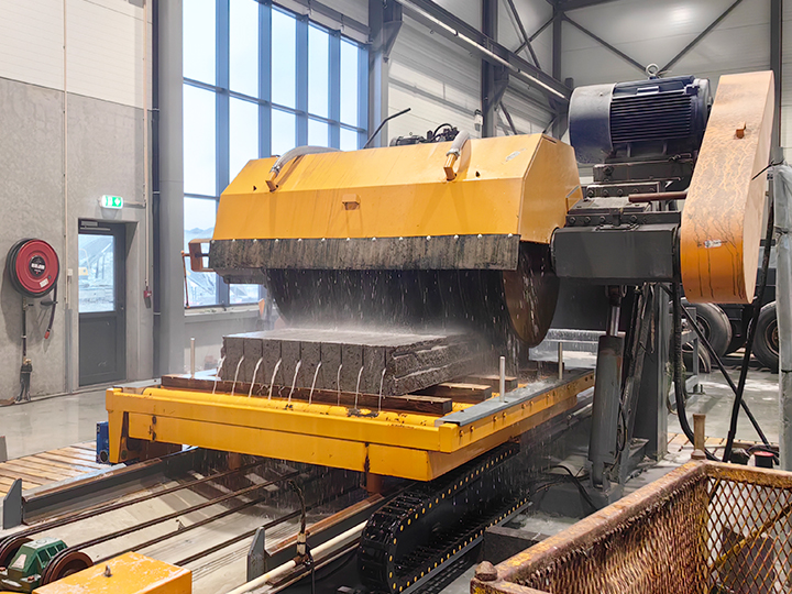 路沿石分（fèn）片機